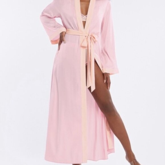 Savage x Fenty Sugar Pink Long Belted Robe Size M/L NWT